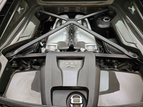Used 2021 Audi R8 V10 w/ Premium Package image 19