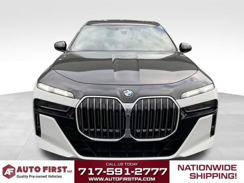 Used 2023 BMW 760i xDrive w/ Executive Package AWD/4WD image 2