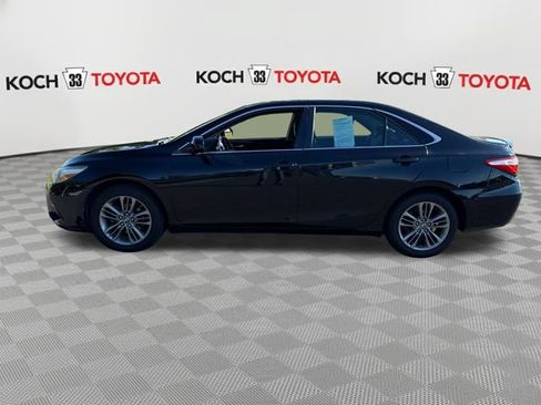Used 2017 Toyota Camry SE FWD image 4