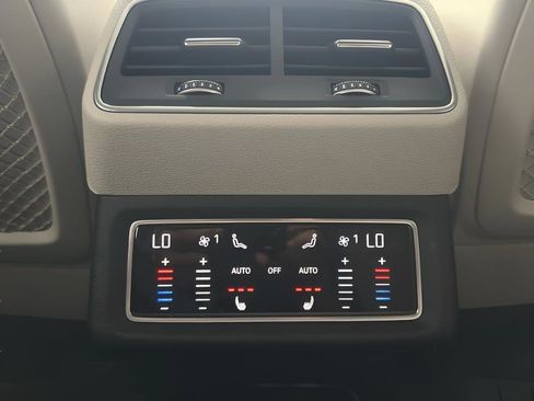 Used 2019 Audi e-tron Prestige w/ Prestige Package AWD/4WD image 48