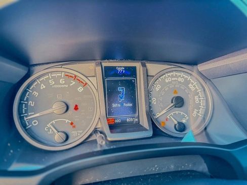 Used 2023 Toyota Tacoma TRD Sport w/ Black Out Package (TMS) image 12