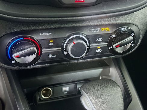 Used 2025 Kia Soul LX w/ LX Technology Package image 23