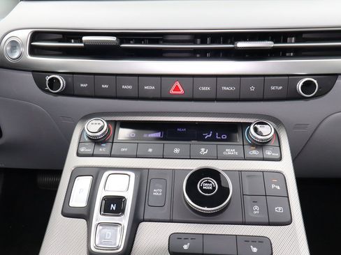 Used 2025 Hyundai Palisade SEL FWD image 13