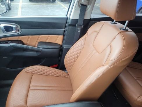Certified 2023 Kia Sorento SX Prestige AWD/4WD image 36