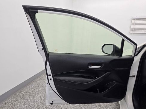 Used 2021 Toyota Corolla SE FWD image 27