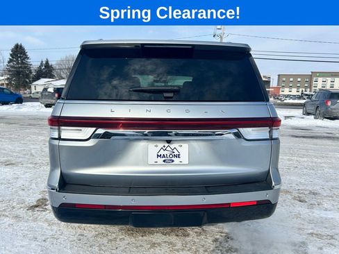 Used 2024 Lincoln Navigator Premiere image 5