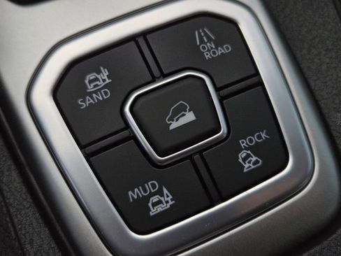 New 2026 Nissan Frontier SV w/ SV Convenience Package image 22