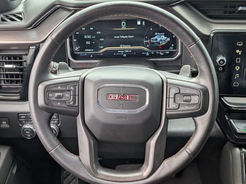 Used 2023 GMC Sierra 1500 AT4 w/ AT4 Premium Package AWD/4WD image 11