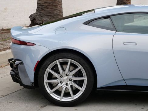 Used 2020 Aston Martin V8 Vantage Coupe RWD image 15