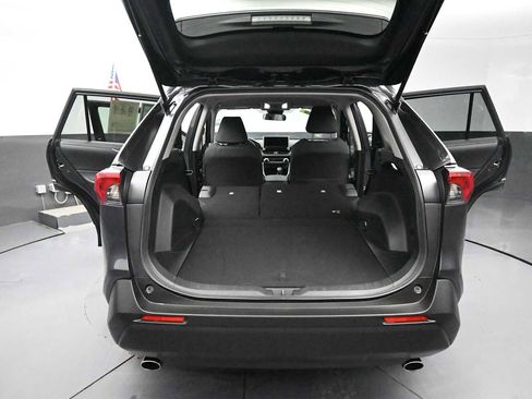 Used 2025 Toyota RAV4 XLE AWD/4WD image 24
