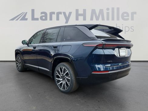 New 2025 Jeep Wagoneer S Limited w/ Comfort Package image 3