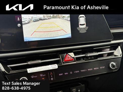 Certified 2023 Kia Niro EX FWD image 10