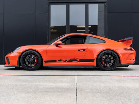 Certified 2018 Porsche 911 GT3 RWD image 2