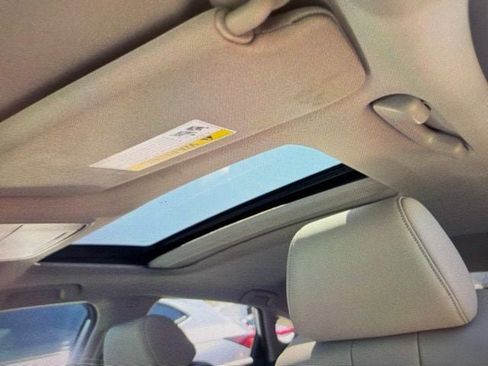 Used 2025 Acura Integra FWD image 9