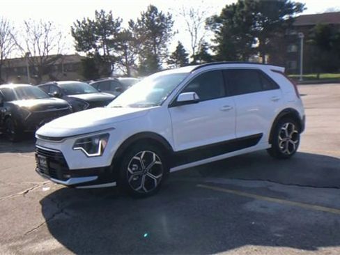 New 2025 Kia Niro EX Touring image 7