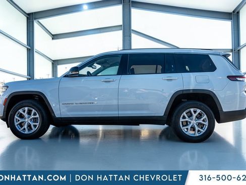 Used 2023 Jeep Grand Cherokee L Limited AWD/4WD image 2