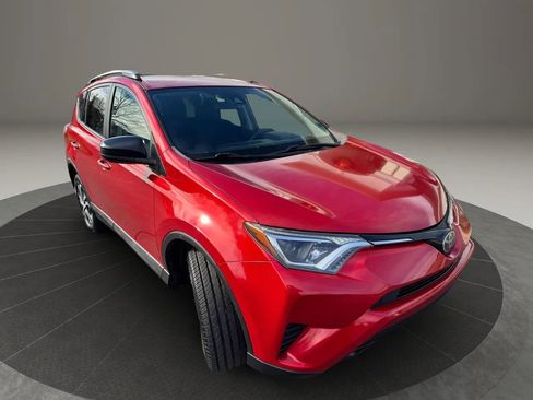 Used 2017 Toyota RAV4 LE image 2