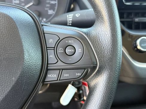 Used 2025 Toyota Corolla LE FWD image 19