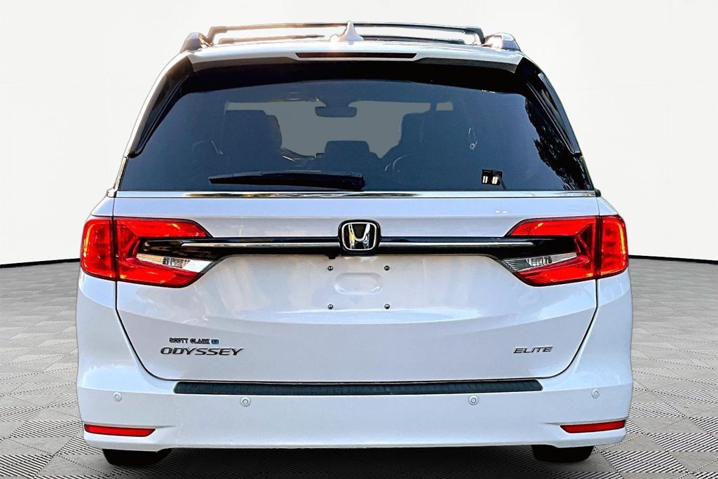 Used 2024 Honda Odyssey Elite image 7