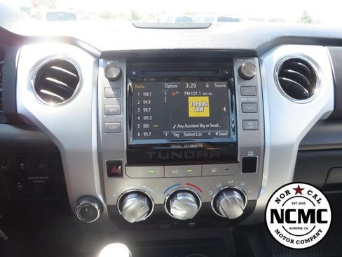 Used 2018 Toyota Tundra SR5 w/ SR5 Upgrade Package AWD/4WD image 26