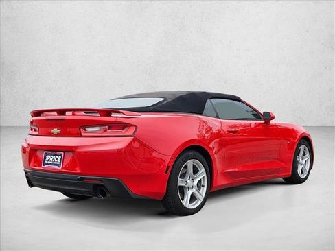 Used 2018 Chevrolet Camaro LT RWD image 5
