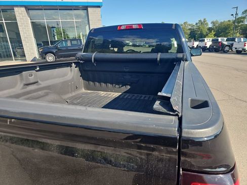 Used 2018 Chevrolet Silverado 1500 LT w/ Midnight Edition AWD/4WD image 9