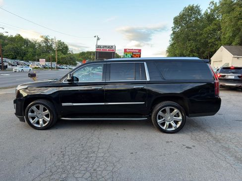 Used 2020 Cadillac Escalade ESV Premium Luxury AWD/4WD image 8
