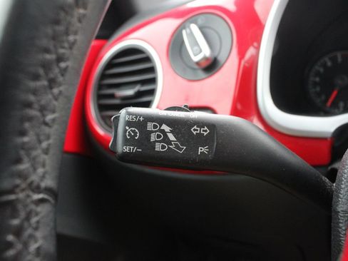Used 2012 Volkswagen Beetle 2.5 FWD image 9