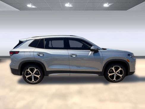 New 2026 Volkswagen Tiguan SE FWD image 8