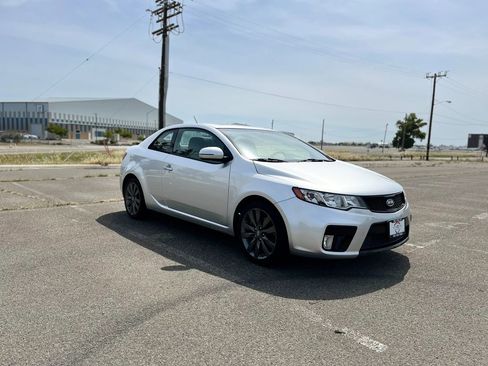 Used 2012 Kia Forte Koup SX FWD image 3