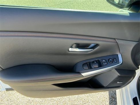 New 2025 Nissan Sentra SR w/ SR Premium Package image 11