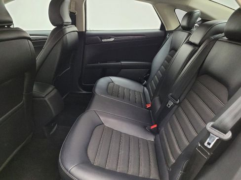 Used 2018 Ford Fusion SE w/ Equipment Group 201A FWD image 18