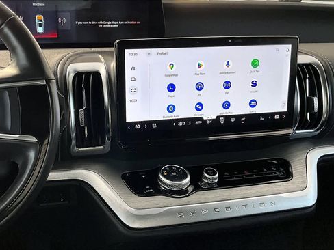 Used 2025 Ford Expedition Max Platinum image 7