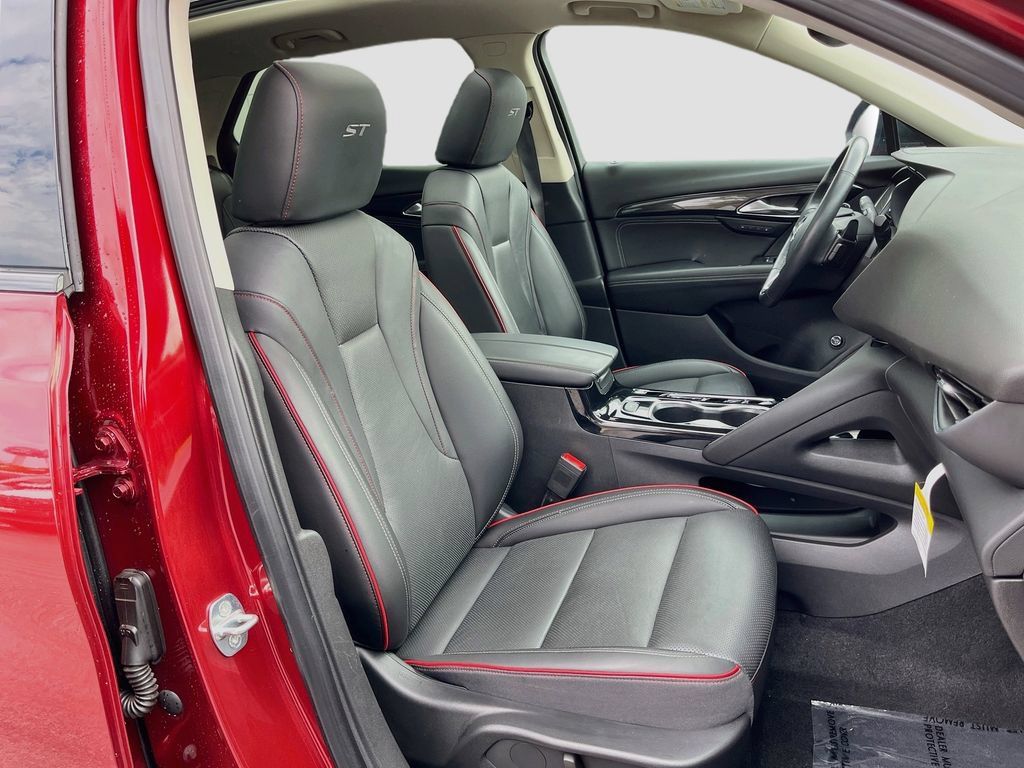 Used 2023 Buick Envision Essence w/ Sport Touring Package AWD/4WD image 34