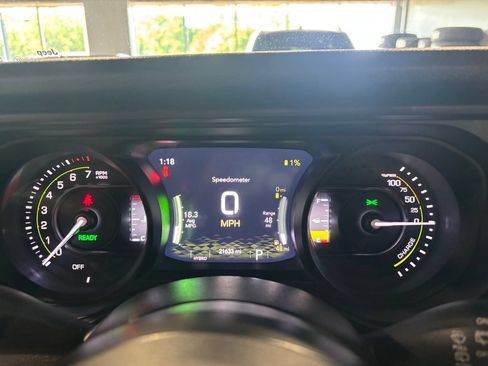 Used 2024 Jeep Wrangler Unlimited w/ Convenience Group AWD/4WD image 13