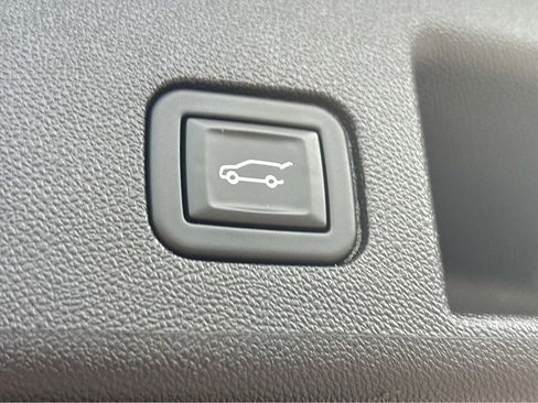 Used 2024 Chevrolet Equinox LT image 30