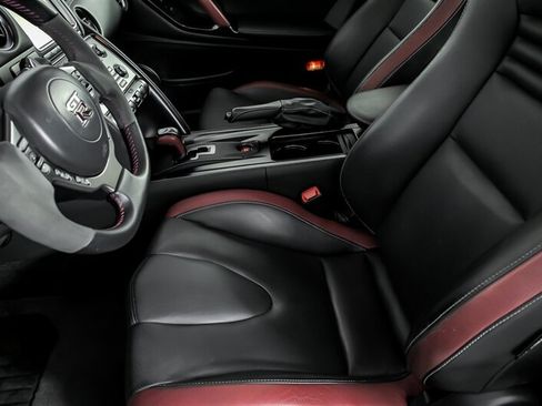 Used 2016 Nissan GT-R Black Edition AWD/4WD image 17