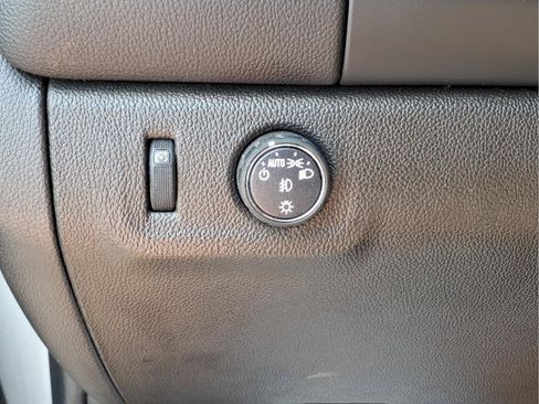 Used 2021 Chevrolet Colorado LT w/ Safety Package RWD image 19