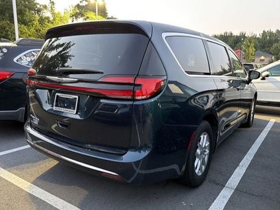 Used 2023 Chrysler Pacifica Touring-L