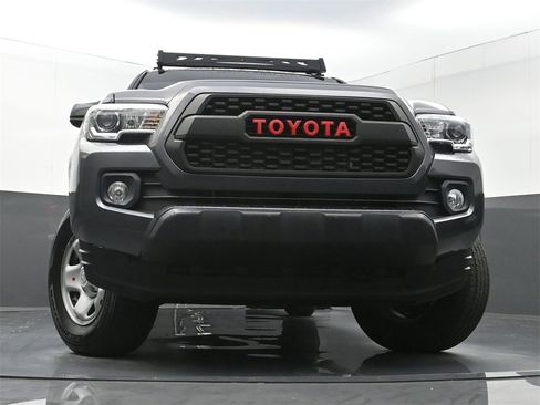 Used 2017 Toyota Tacoma SR5 image 23