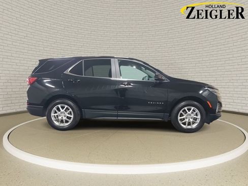 Used 2023 Chevrolet Equinox LT w/ Driver Convenience Package image 4