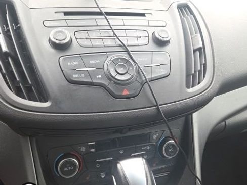 Used 2018 Ford C-MAX SE w/ Equipment Group 202A FWD image 8