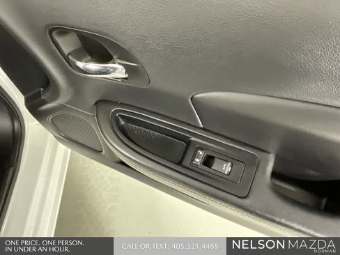 Used 2013 Dodge Avenger SXT w/ Sun/Sound Group image 21