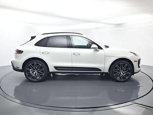 Certified 2026 Porsche Macan AWD/4WD image 16