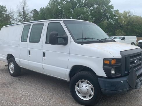 Used 2013 Ford E-350 and Econoline 350 Extended Super Duty image 3