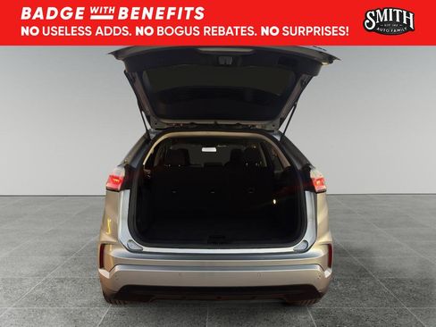 Used 2023 Ford Edge SE w/ Black Appearance Package image 7