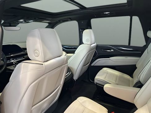 Used 2021 Cadillac Escalade Sport AWD/4WD image 19