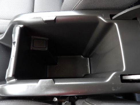 Used 2022 Chevrolet Colorado LT w/ Fleet Safety Package image 26