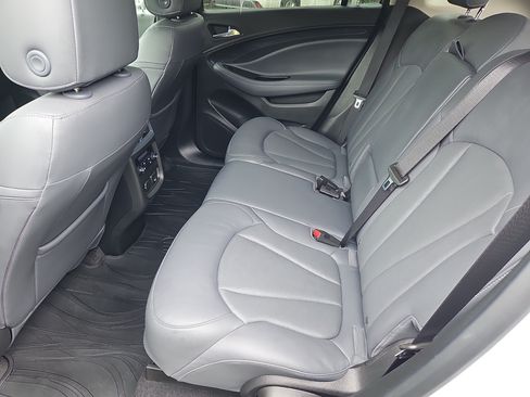 Used 2020 Buick Envision Essence FWD image 33