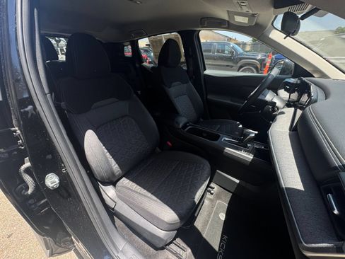 Used 2025 Nissan Kicks SV AWD/4WD image 34